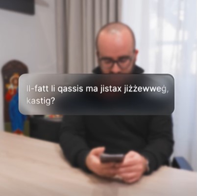 Fr. James jaqra mistoqsija